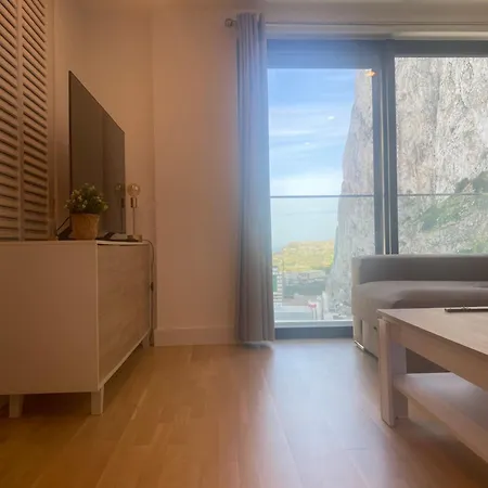 Cp Floor Luxury With And Pool *
