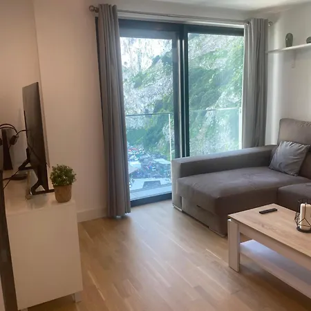 Cp Floor Luxury With And Pool Apartment *